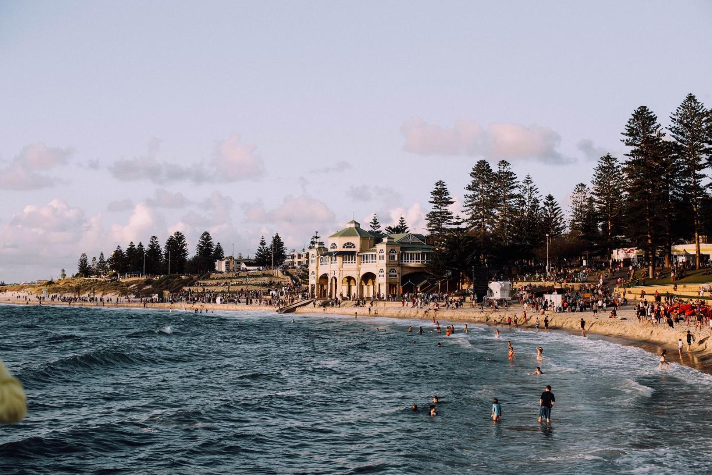 Coastal suburbs along the Illawarra shoreline
